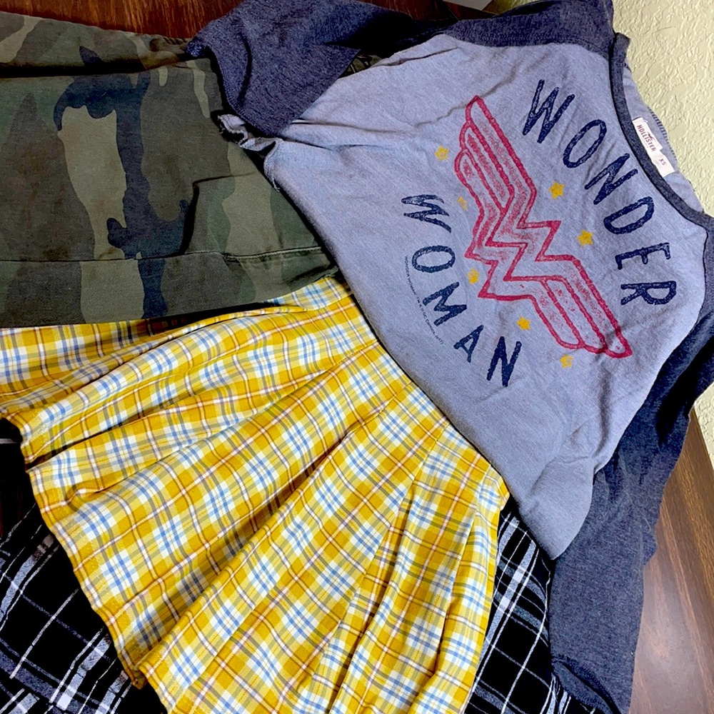 BUNDLE Hollister Top and Skirt XS & Camo Skirt SZ 0 & Altered State Skirt XS